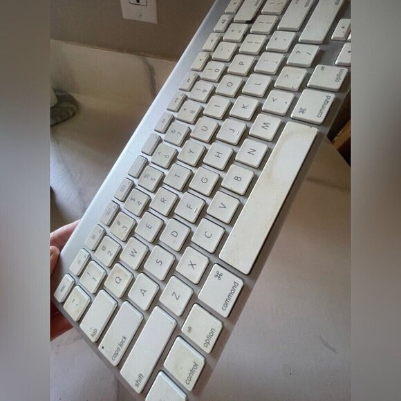 Apple magic bluetooth Wireless Silver Keyboard - Picture 1 of 5